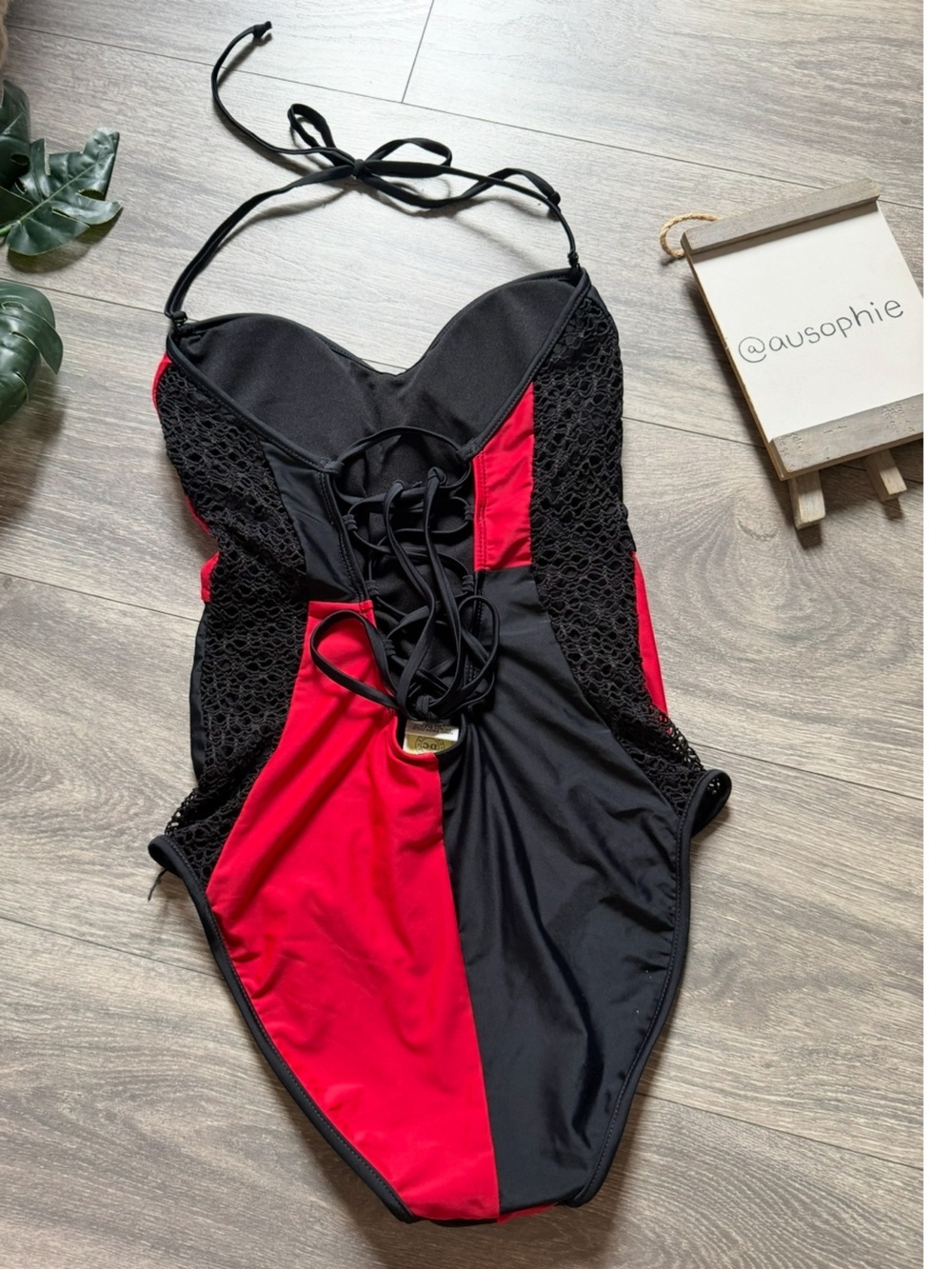 Dc Comics Harley Quinn Cosplay Diamond Mesh Net Panel One-Piece Swimsuit. Size M - Picture 8 of 10